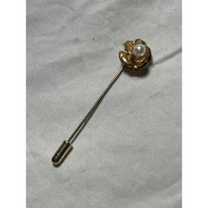 Formal Gold Tone Faux Pearl Flower/Rose Lapel Pin